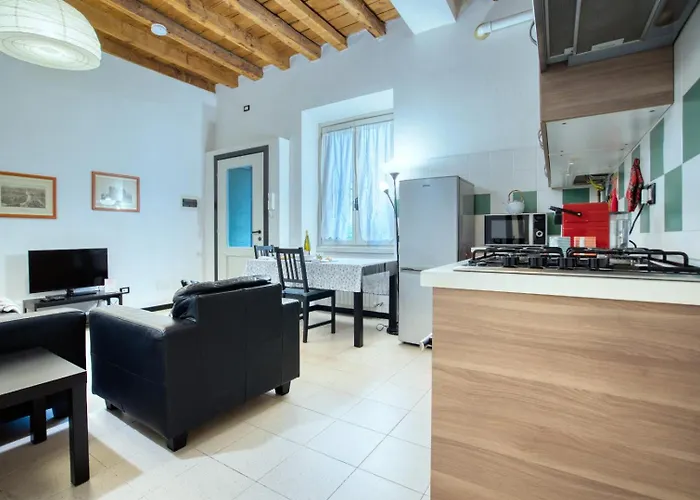 Charming Park - Center - For 5 Guests - Brand New Bathroom Apartment Milan