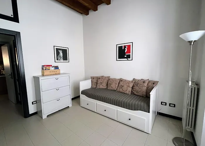 Charming Park - Center - For 5 Guests - Brand New Bathroom Apartment Milan