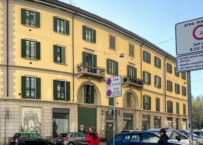 Charming Park - Center - For 5 Guests - Brand New Bathroom * Milan