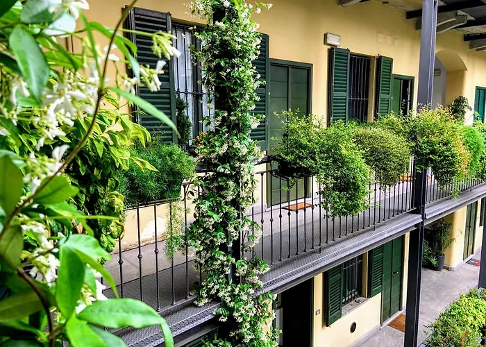 Charming Park - Center - For 5 Guests - Brand New Bathroom Apartment *